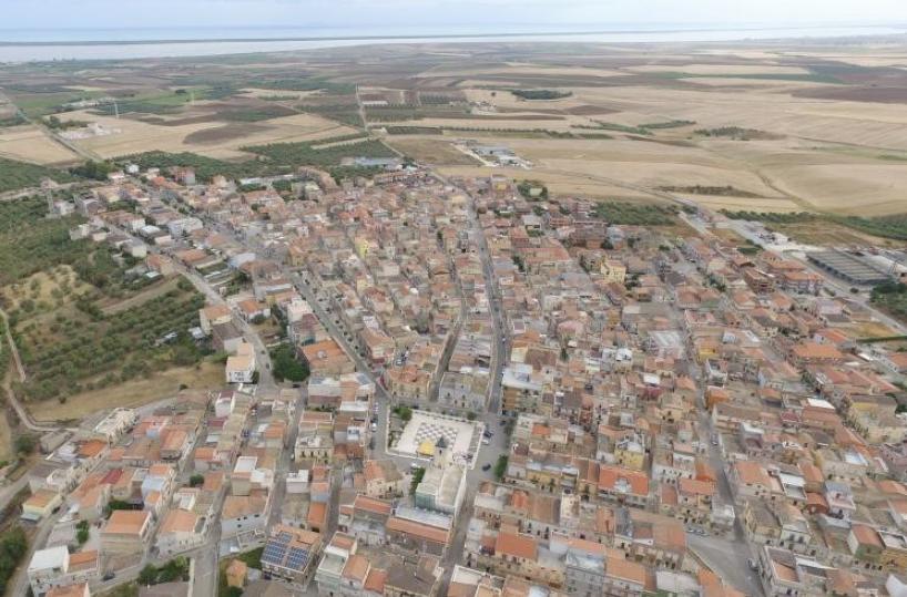 Poggio Imperiale, tenta di stuprare una donna trascinandola dietro a una siepe: lei urla, salvata dai residenti della zona