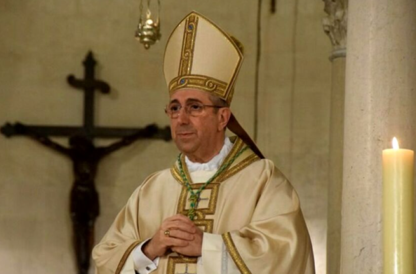 Bari, Mons. Satriano: «Nel 2021 prima il Covid, poi la polmonite, stessa diagnosi del Papa. Prego per lui, la sua testimonianza è significativa»