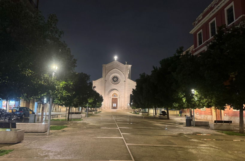 Urla, danni, fuochi: al quartiere Libertà comandano le bande