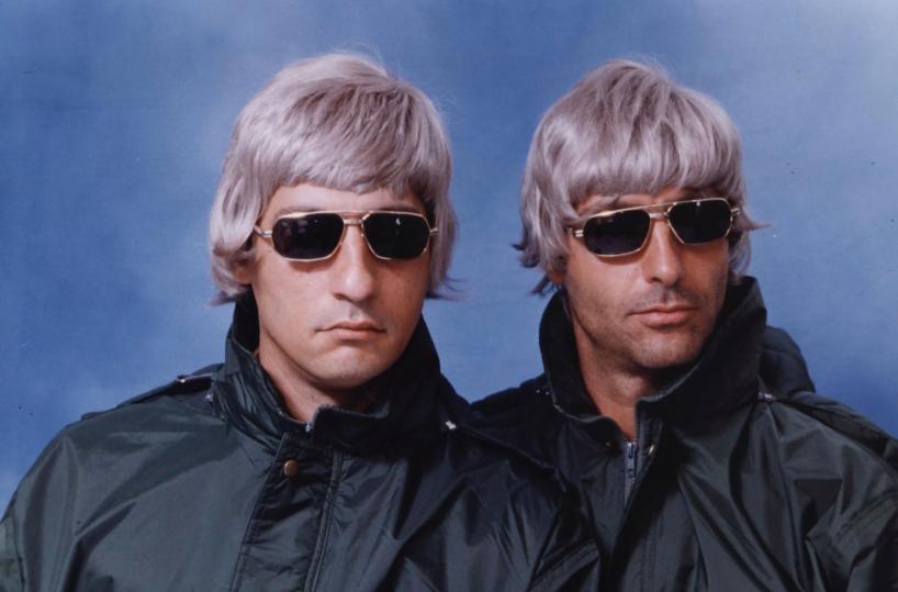 A Bari tornano dal vivo gli Oesais, la leggendaria band di Toti e Tata nata come parodia degli Oasis