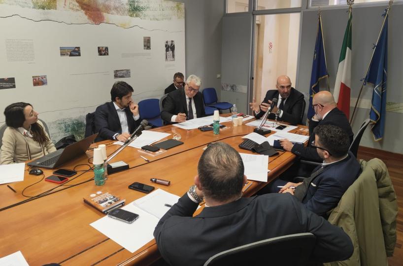 Sicurezza e malamovida, Leccese lancia il Patto per le città: «Più strumenti ai sindaci e più risorse ai Comuni»