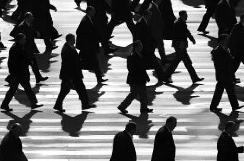 Aggrappati al dio fragile: il tempo inquieto