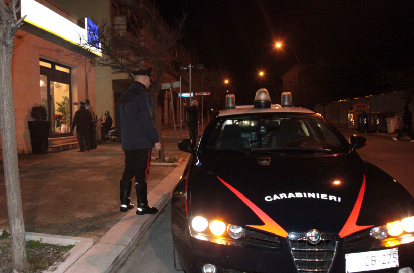 Armi, droga e Postepay nel Leccese: arrivano 37 condanne, donne in prima linea nel business