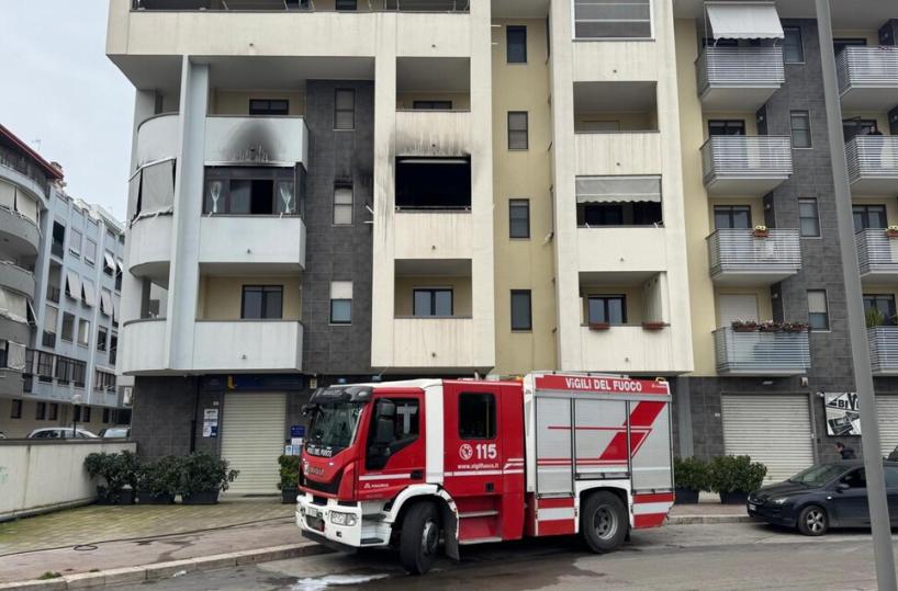 Barletta, una coperta elettrica in fiamme incendia appartamento: 92enne salvata dai vicini di casa