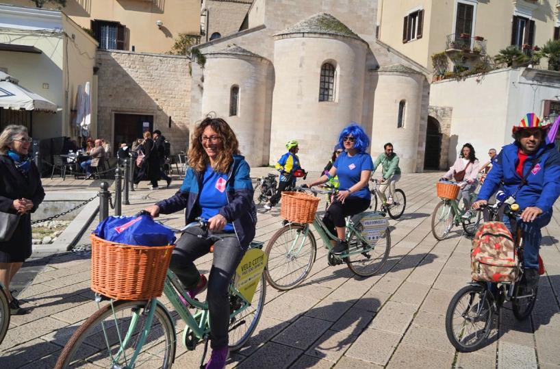 In bici tra i murales di Bari: l'iniziativa di Retake