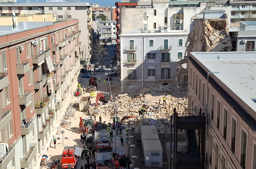 Crollo palazzina a Bari, l'inchiesta si allarga ai lavori di un anno fa