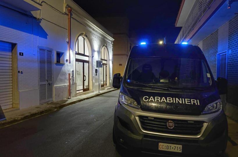 Carmiano, bomba artigianale contro agenzia di consulenza finanziaria: nessun ferito