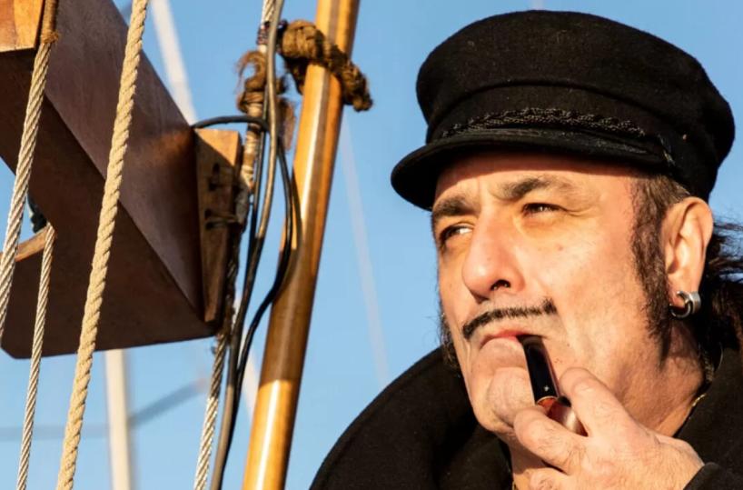 A Nardò arriva la musica di Tonino Carotone: live allo Skatafashow, l'ingresso è gratuito