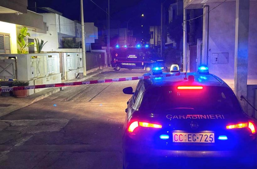 Carmiano, bomba esplode davanti alla porta d'ingresso di un B&B: danni