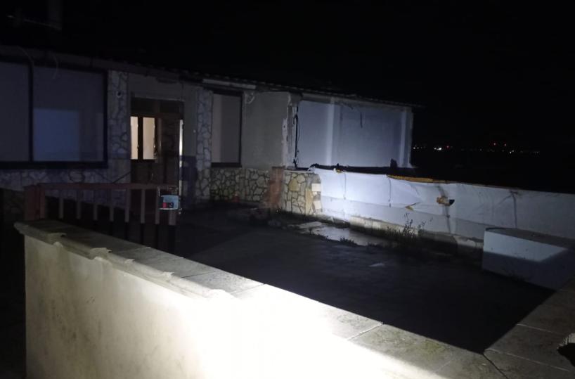 Stornara, sequestrati esplosivo, armi e droga in un casolare di campagna: tre arresti