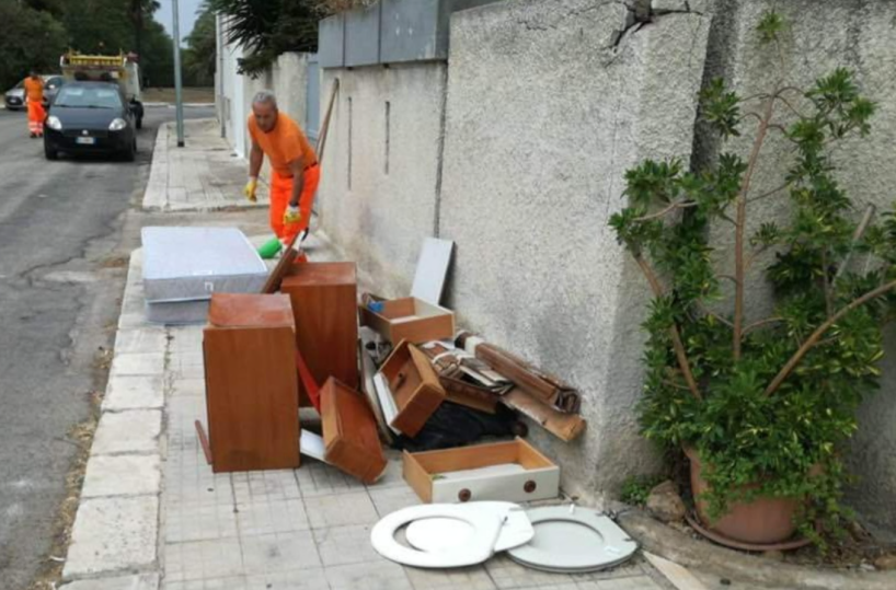 Rifiuti, a maggio la nuova ditta a Brindisi ma spunta il rischio contenzioso