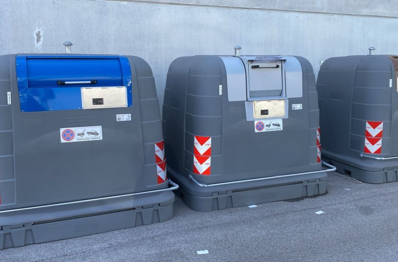 Amiu, Bari avrà cassonetti intelligenti utilizzabili solo con Qr code: ecco i quartieri dove saranno installati 