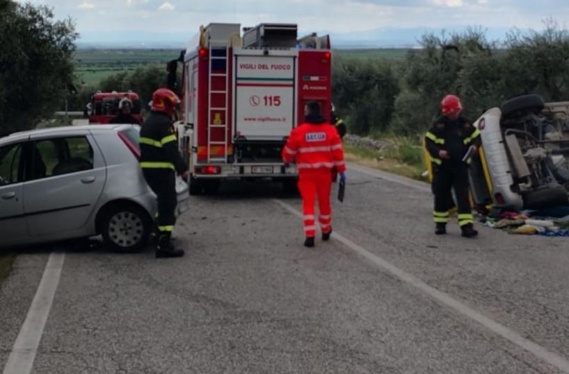  San Giovanni rotondo, scontro tra tre auto sulla SP45 bis: c'è una vittima