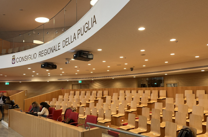 Elezioni regionali, in Puglia si restringe il numero delle poltrone: con 40 consiglieri alle urne si rischia il caos