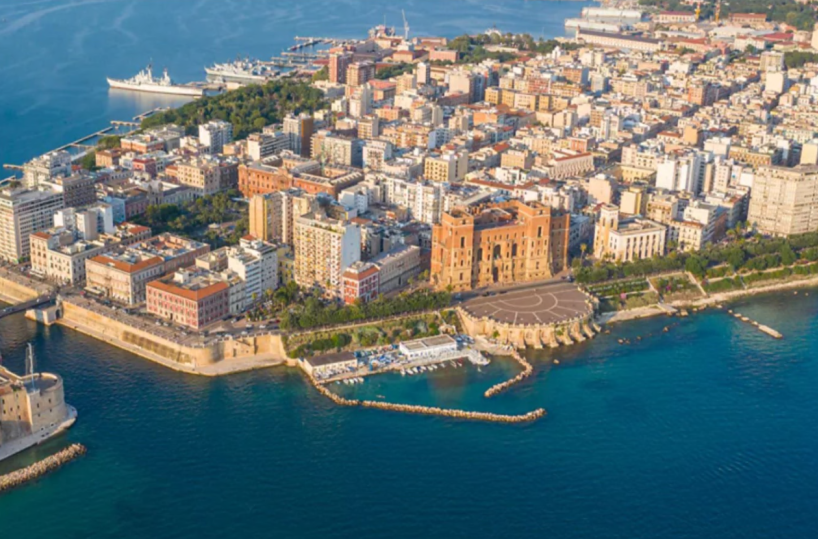 A Taranto boom di turisti in città. Confcommercio: «È sold out»