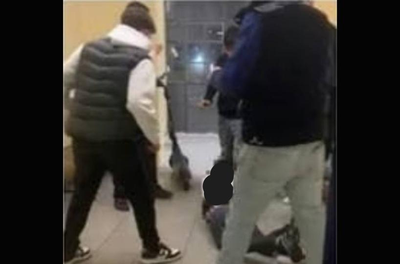 Galatina, baby gang aggredisce un 17enne in stazione e filma tutto: indagini in corso
