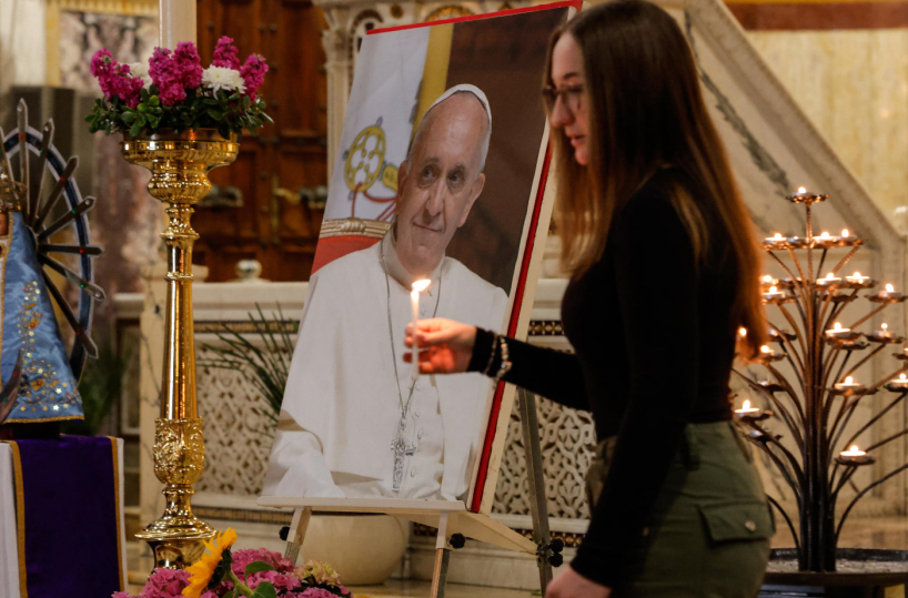 Mons. Ricchiuti (Pax Christi): «Temo qualcuno avrà brindato alla morte del Papa»