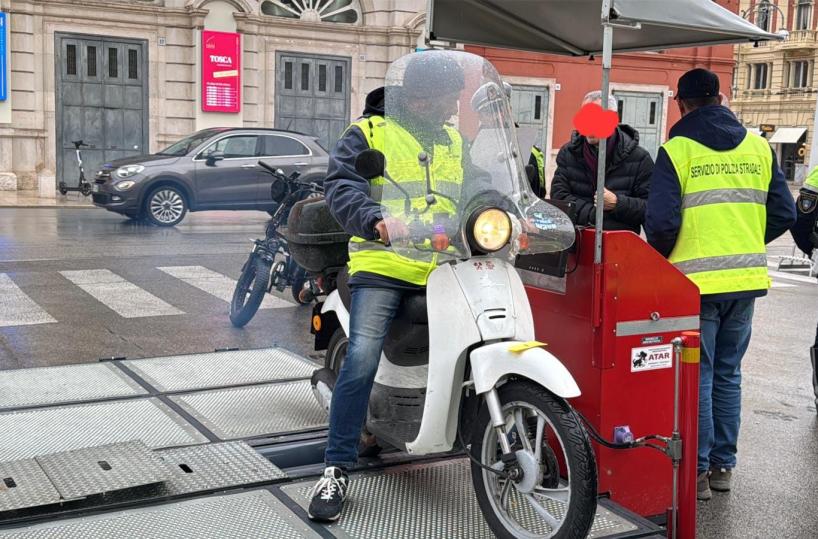 Bari, controlli sulle officine di revisione dei veicoli: denunciato un responsabile tecnico 