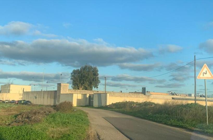 Brindisi, migrante muore nel Cpr poche ore prima la visita del deputato PD Stefanazzi: «Non mi hanno detto nulla»