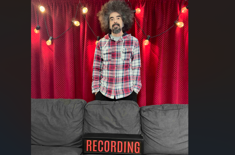 Caparezza torna in studio e firma con BMG: il genio musicale pugliese prepara il nono album