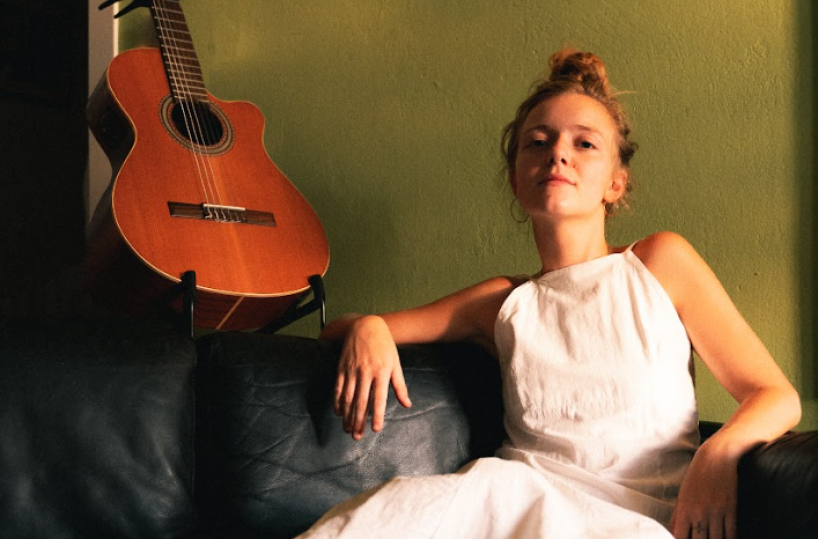 &laquo;Time&raquo;, nuovo singolo neofolk per Maju: &laquo;&Egrave; nata in Puglia, a casa mia&raquo;