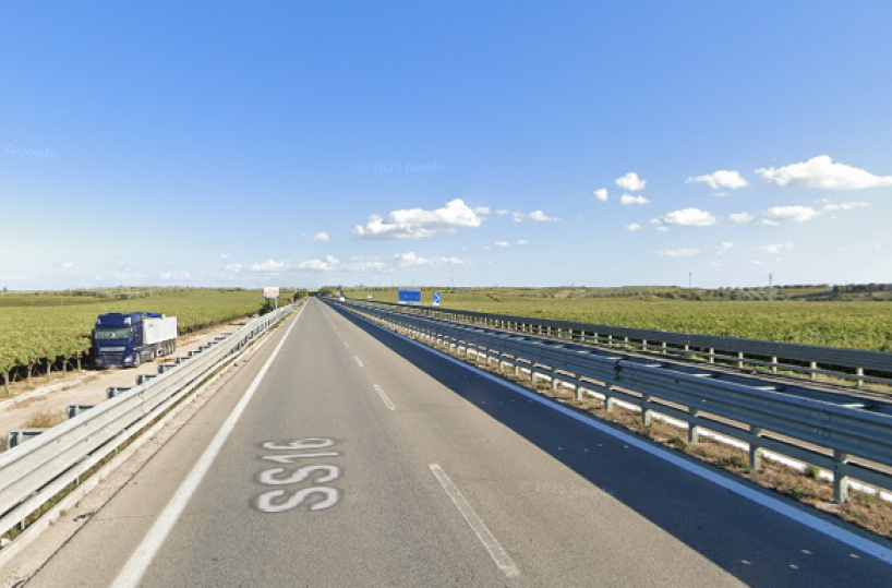 San Ferdinando di Puglia, rapinano un autotrasportatore sulla SS16 e lo rinchiudono nel tir