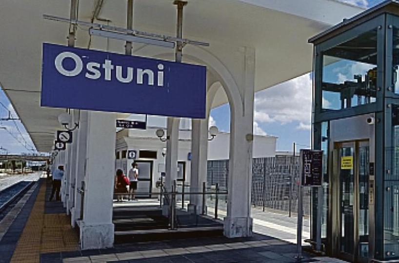 La stazione di Ostuni tra degrado e sporcizia, il sindaco scrive a Rfi