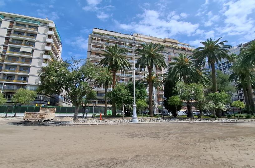 Bari, in piazza Moro riemergono le antiche basole: stop momentaneo ai lavori