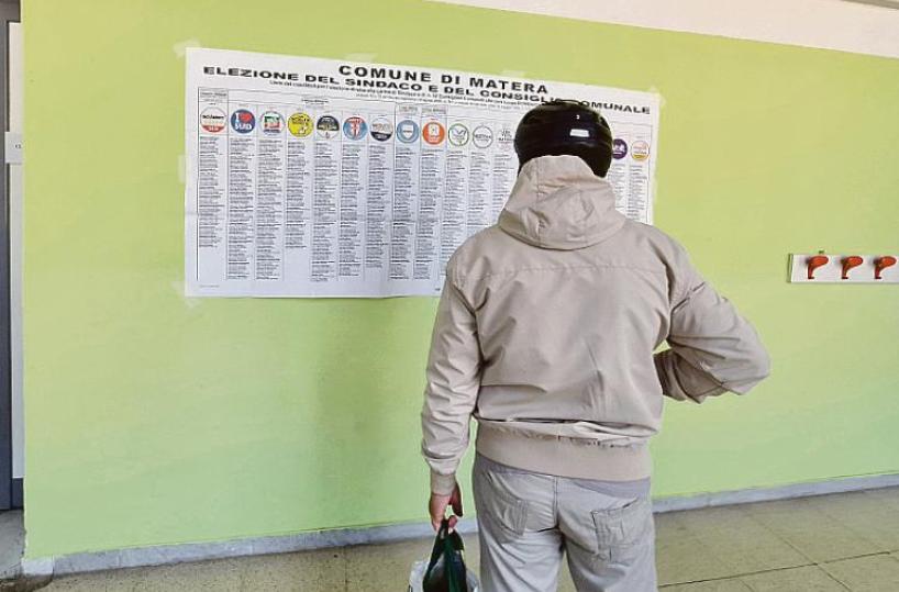 A Matera (senza il Pd) la corsa dei 5 aspiranti