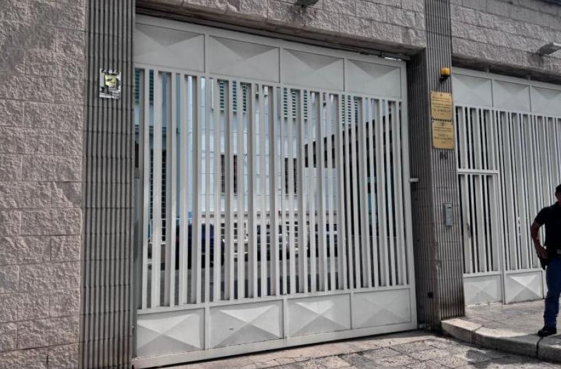 Bari, evasione da film al Fornelli: un 17enne scappa annodando le lenzuola