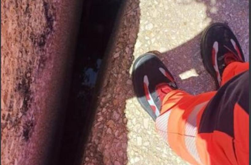 Trani, turista scivola fra gli scogli e riporta diverse diverse fratture: salvata dai vigili del fuoco