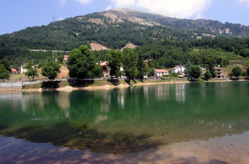 Nemoli, donna di 67 anni cade in un canale: trovata morta 