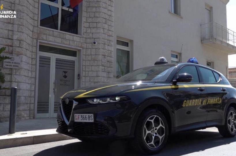 Bari, azienda abbigliamento evade 1,7 milioni di euro: indagato imprenditore, sequestri