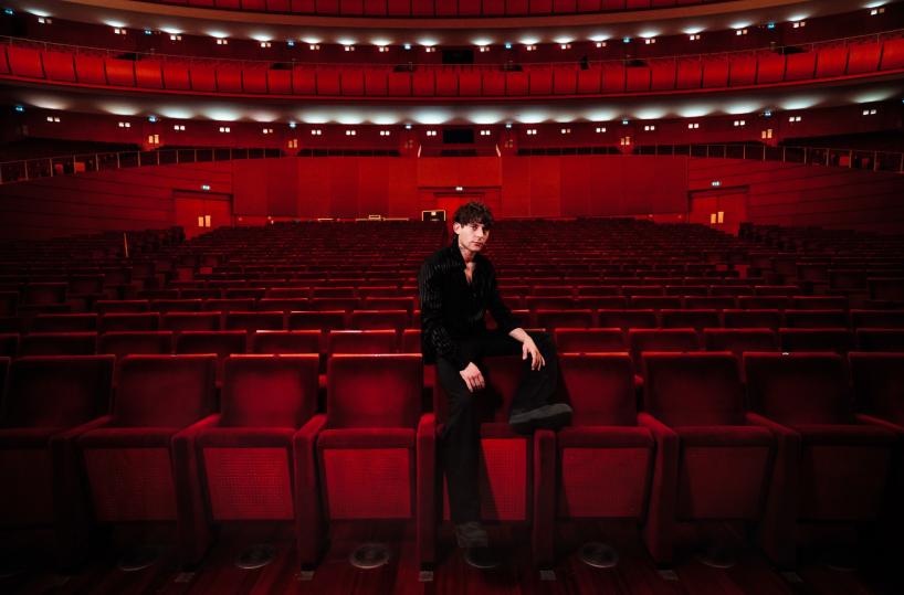 «Mirko nei teatri», il viaggio di Rkomi sui palchi passa anche dalla Puglia
