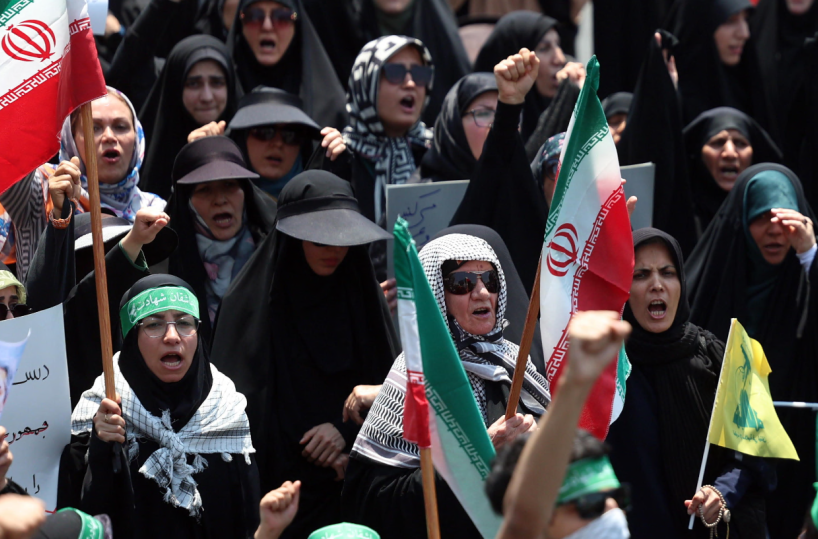 Guerre e show bellicista, ma il nucleare iraniano non pu&ograve; essere ignorato