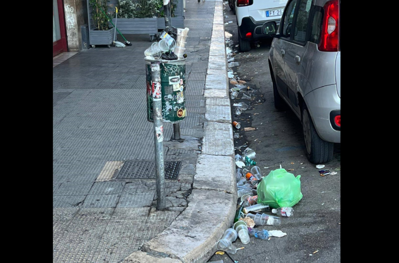 Incuria in pieno centro a Bari: il sindaco Leccese corre ai ripari