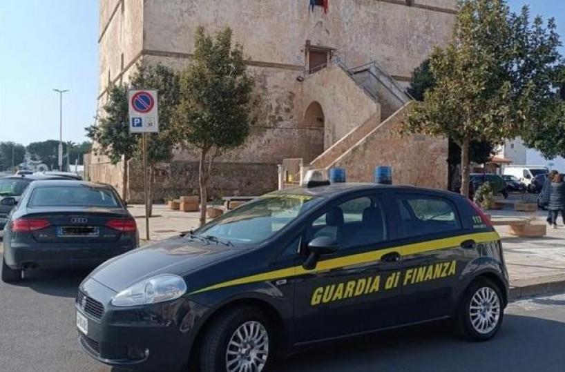 Torre Lapillo, GdF confisca villetta a un pregiudicato: sproporzione tra il tenore di vita e i beni dichiarati