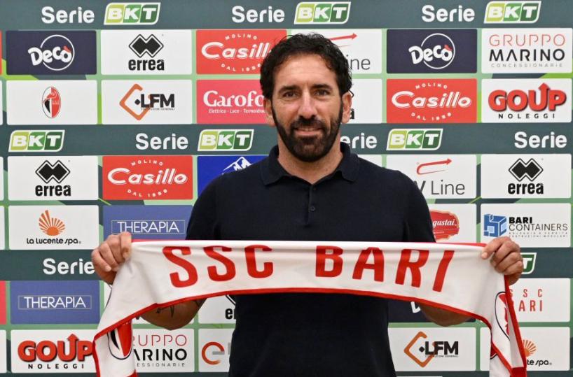 Bari, mister Caserta ha firmato: è ufficialmente l'allenatore dei biancorossi