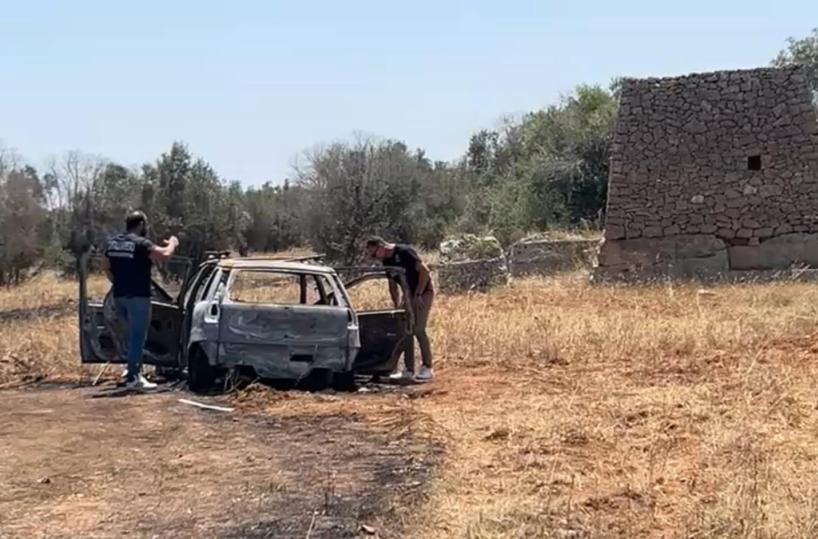 Salento, trovato uomo carbonizzato in una Fiat punto incendiata