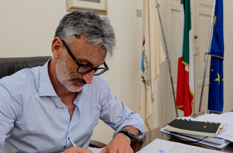 Il sindaco Pino Toscano