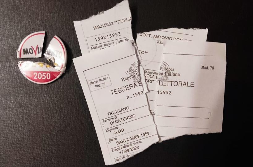 Triggiano, a 20 giorni dal voto i 5 stelle perdono ancora pezzi: e il coordinatore strappa la tessera elettorale