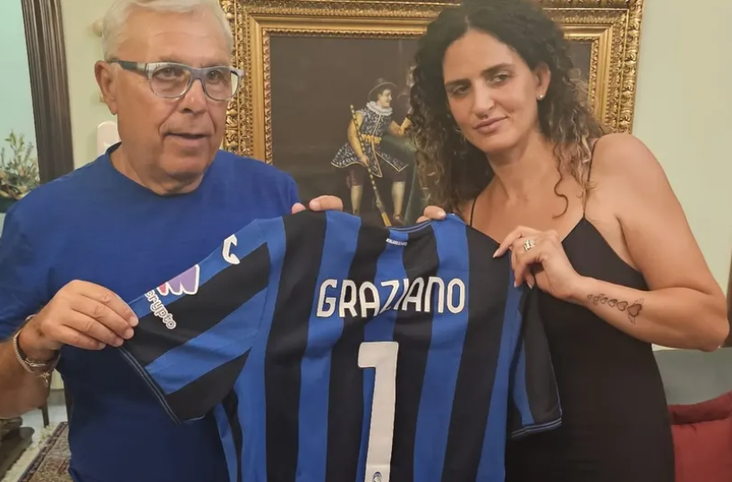 Da Roma al Salento a piedi per rendere omaggio alla vedova di Fiorita: il cammino del tifoso dell'Atalanta 