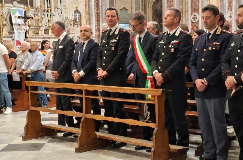 Francavilla Fontana, messa e fiaccolata in memoria del Brigadiere Carlo Legrottaglie a un mese dalla sua uccisione