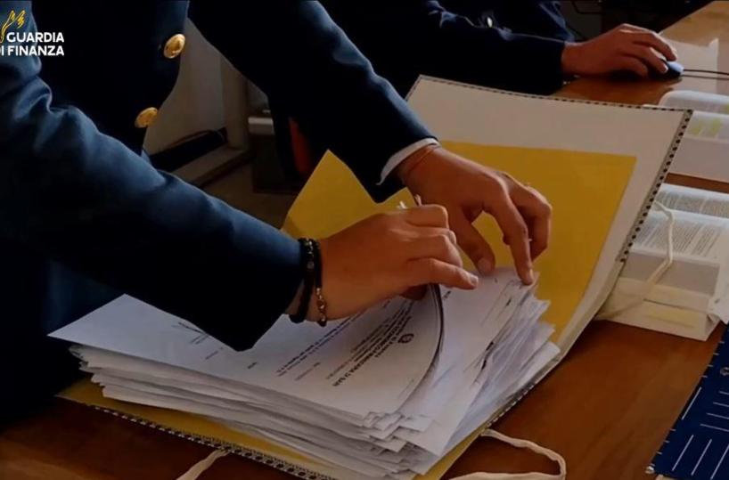 Finti investimenti con società estere: a Bari sequestro da 6 milioni, 7 indagati per truffa e autoriciclaggio