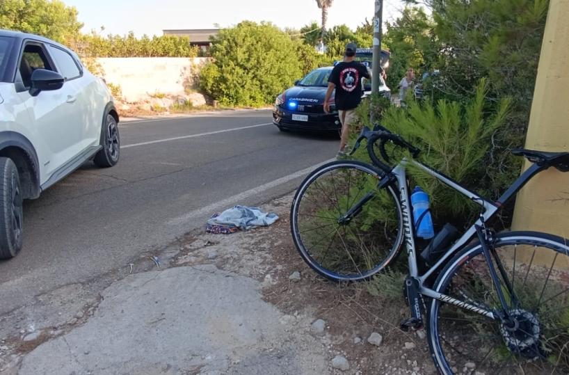 Scontro tra auto e bici sulla Presicce-Lido Marini: ciclista 47enne in codice rosso