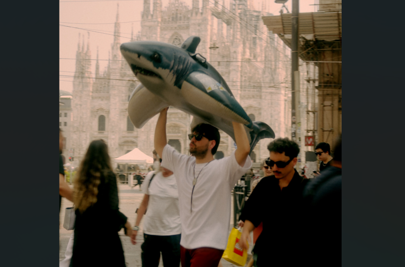 «Squali (tutti al mare)»: i Viito smascherano l'estate perfetta con un anti-tormentone disilluso, malinconico e sincero