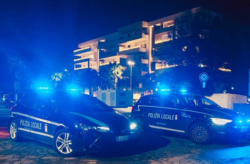 Bari, lite in piazza Umberto degenera e spuntano un coltello e un grosso masso: arrestato 20enne