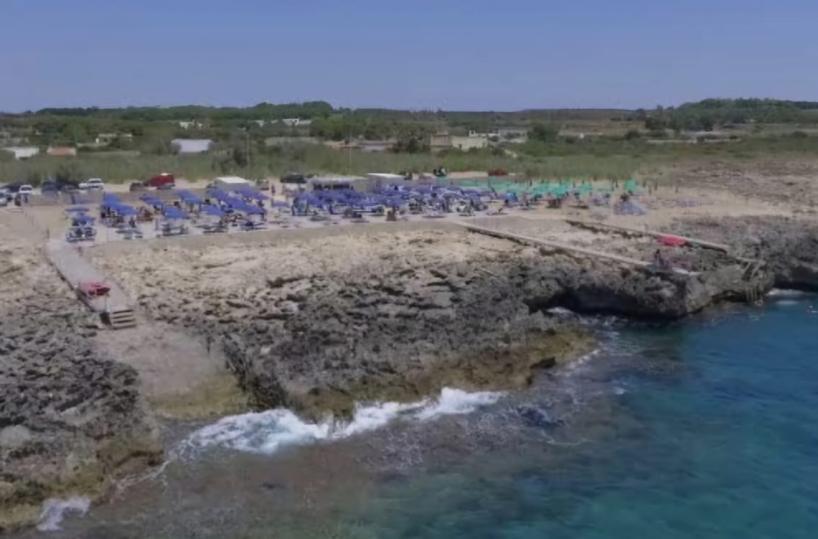 Malore in mare tra Portoselvaggio e Sant'Isidoro: anziano muore, vani i soccorsi