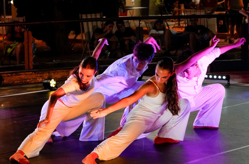 Petardi lanciati durante lo spettacolo di danza a Bari, si indaga sui 15 baby-bulli. E da oggi educatori nel parco