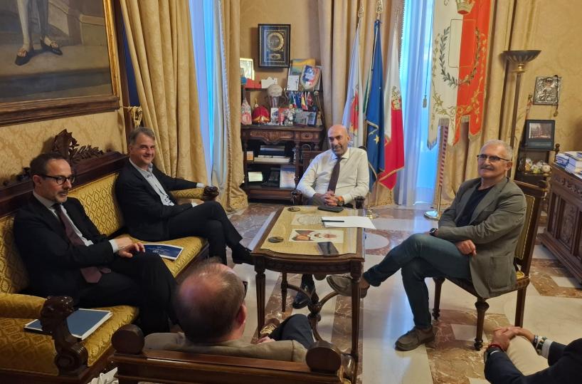 Bari, il sindaco Leccese incontra la Uefa per gli Euro 2032: «130 i requisiti, valuteremo candidatura»